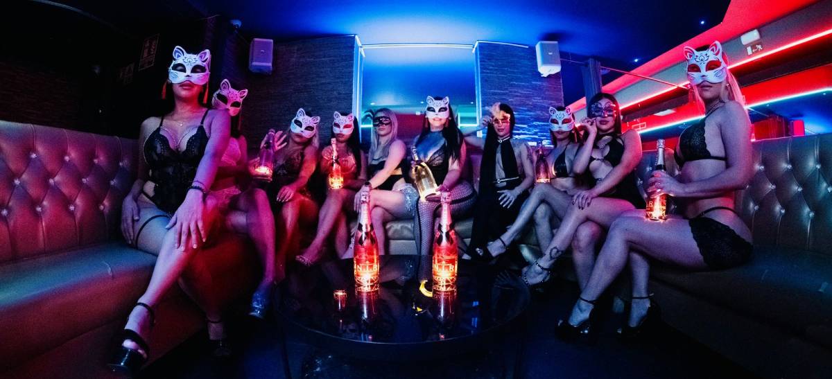 Airport Strip Transfer | BCN StripClub | Packs and offers
